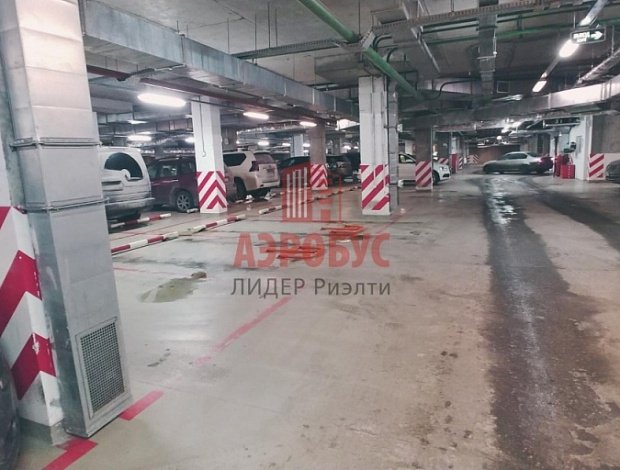 Машиноместо подъезд 7